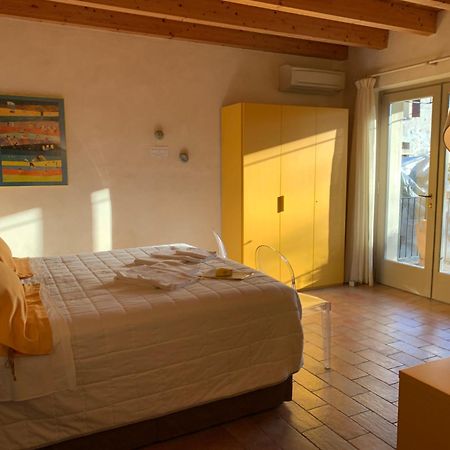 L'Isolo B&B E Case Vacanza Монцамбано Екстер'єр фото