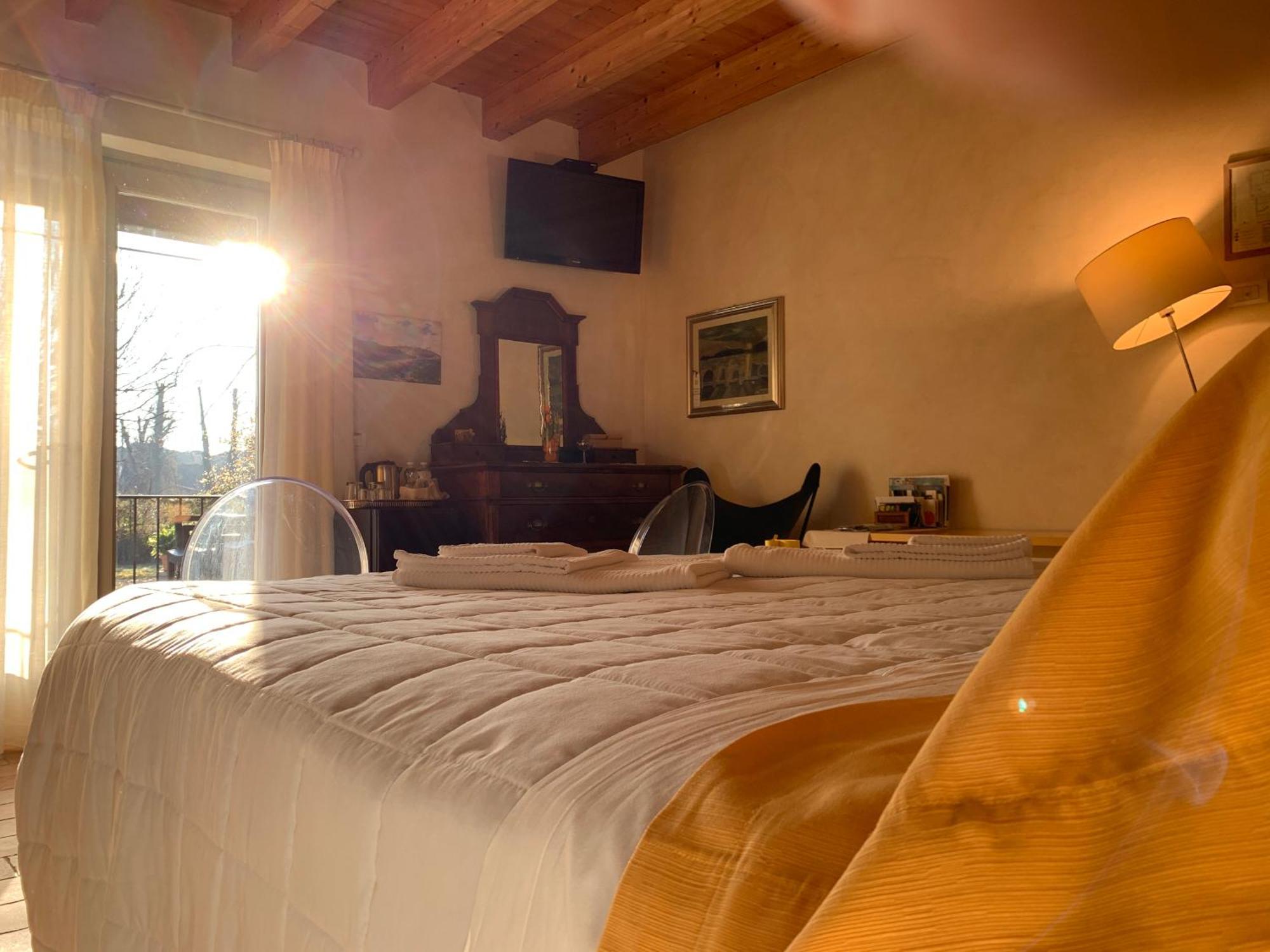 L'Isolo B&B E Case Vacanza Монцамбано Екстер'єр фото